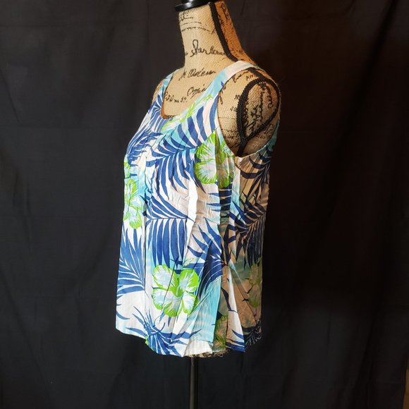 Scoop neck sleeveless summer top - Picture 2 of 5